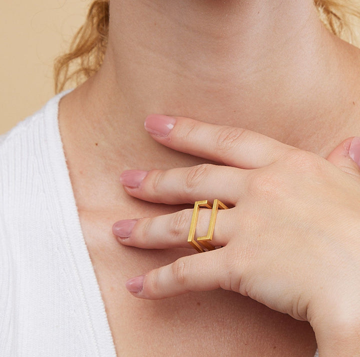 Gold_square_shaped_ring