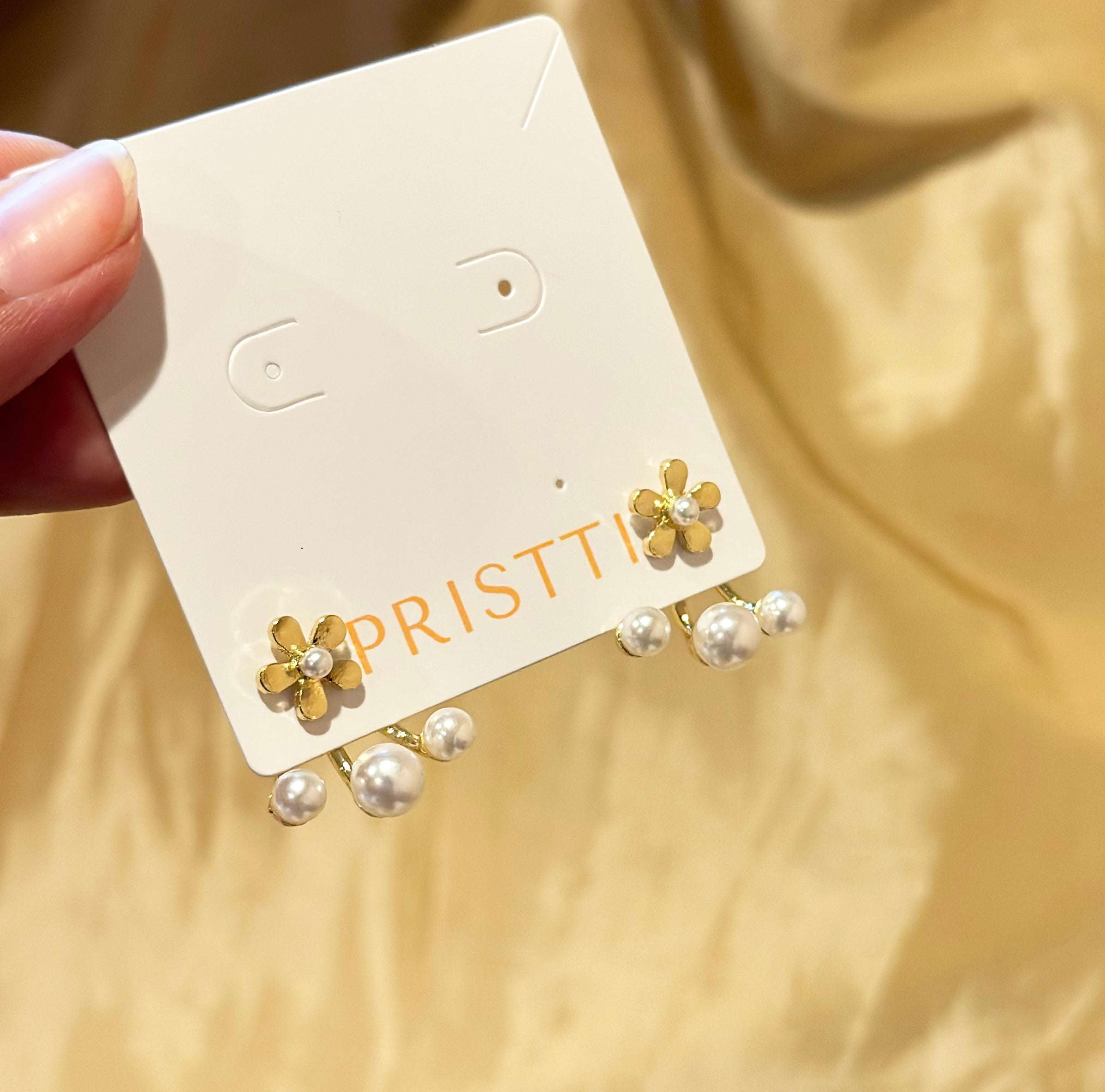 Pearl FlowerSweet Simple Petal Stud Earrings