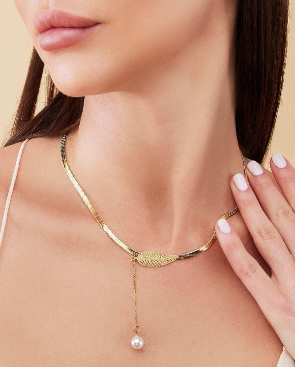 Chain Leaf Necklace with Pearl