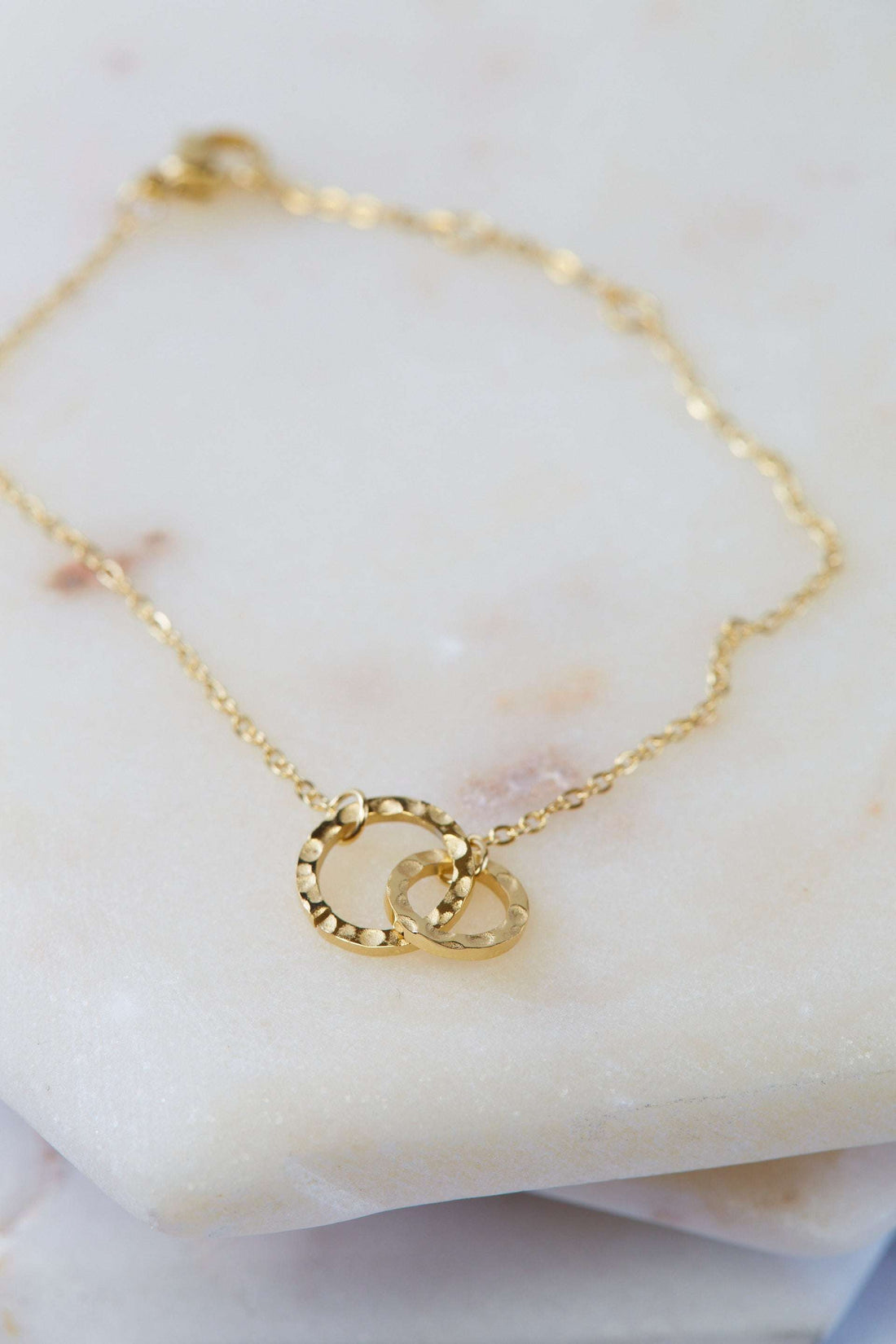 Delicate double circle bracelet