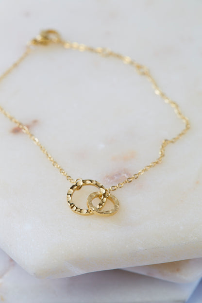 Delicate double circle bracelet