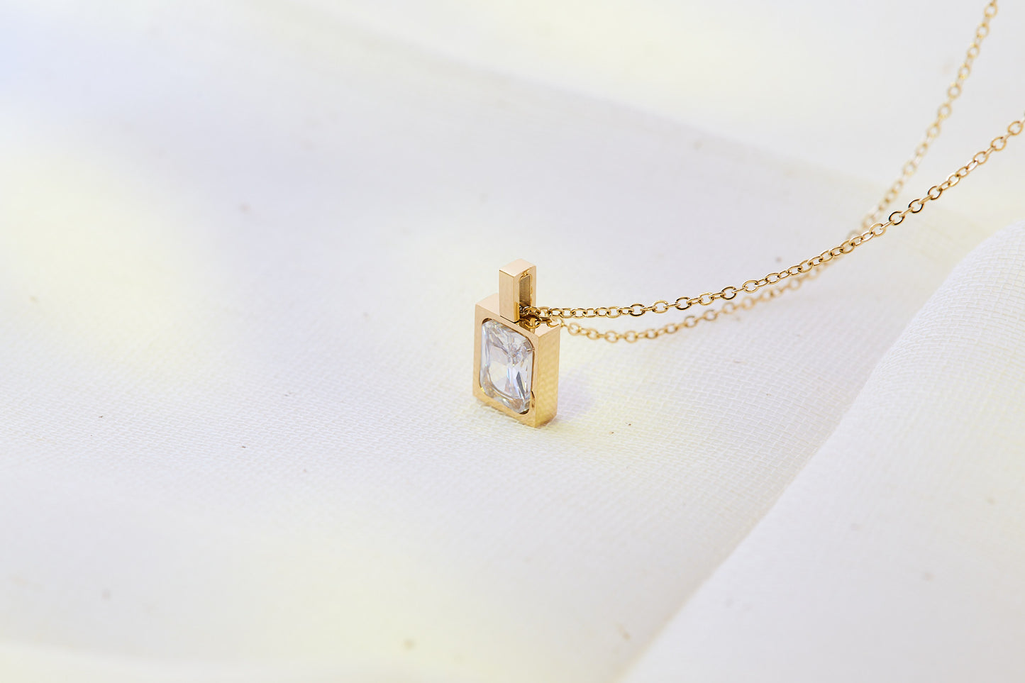 Rectangle Vacuum Zircon Necklace