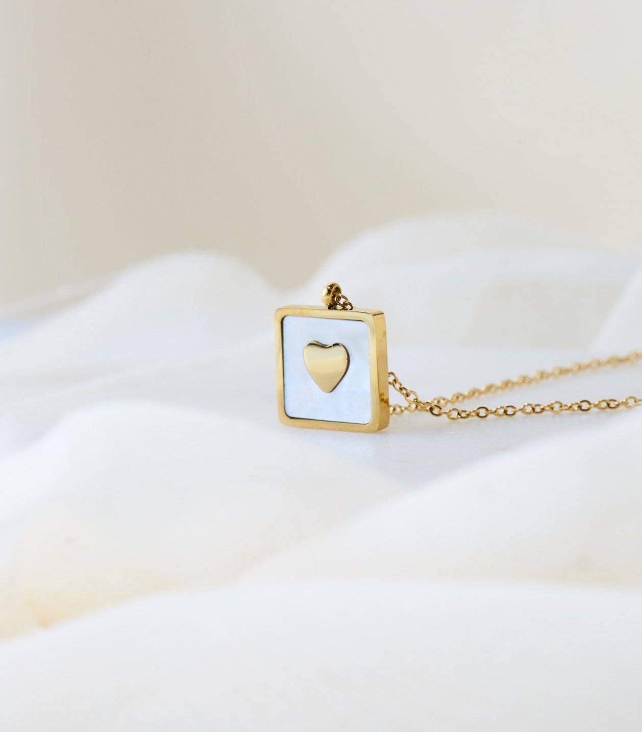 Heart Necklace White Shell Heart Pendant Necklace